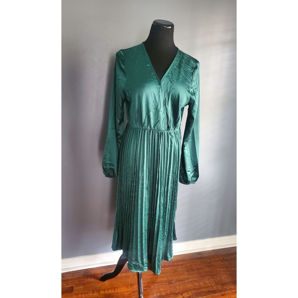 Long Sleeve Pleated Hem Dress
